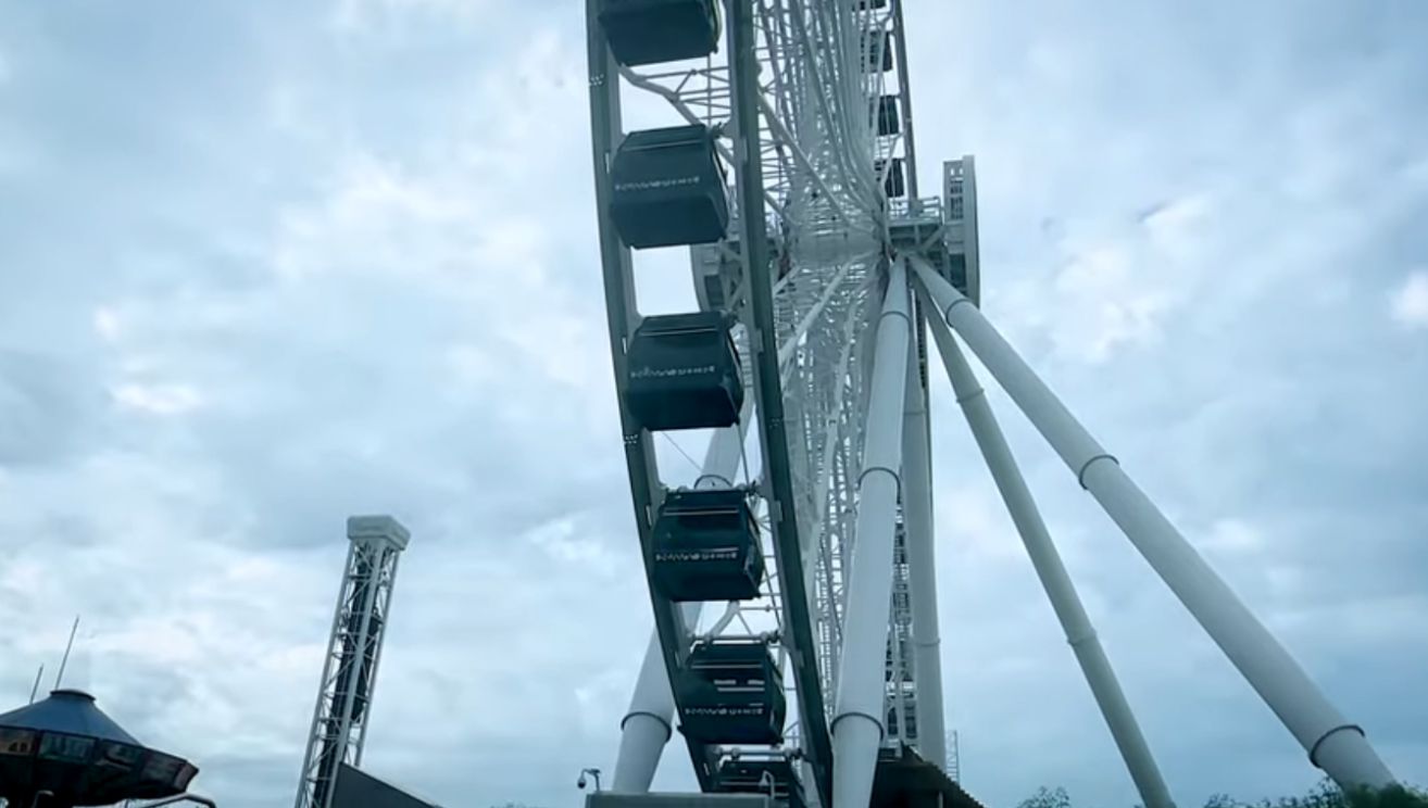 Side view of Navy Pier Ferris Wheel, Chicago, Illinois, United States Of America