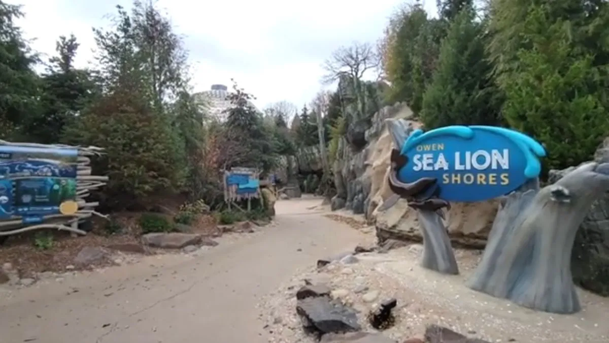Inner View of Omaha Henry Doorly Zoo, Omaha, Nebraska United States Of America